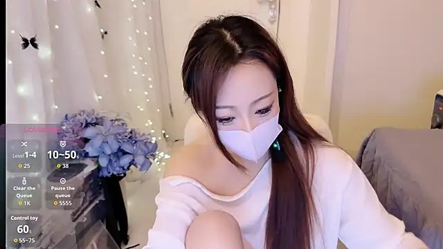 Snapshot of charlotte520 chatting on March 15, 2026, 11:44 pm charlotte520 online show from March 15, 2026, 11:44 pm