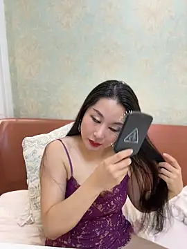 Snapshot of Candice888 chatting on May 18, 2026, 9:48 am Candice888 online show from May 18, 2026, 9:48 am