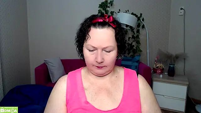 milf hornys online show from December 5, 2025, 4:25 pm