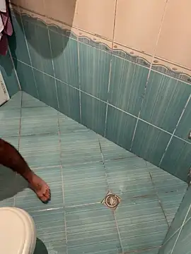 Snapshot of Cruel00 chatting on October 8, 2025, 4:15 pm Cruel00 online show from October 8, 2025, 4:15 pm