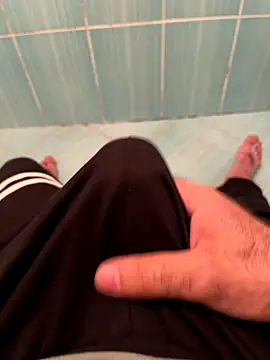 Snapshot of Cruel00 chatting on October 30, 2025, 9:37 pm Cruel00 online show from October 30, 2025, 9:37 pm