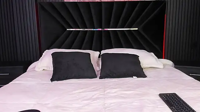 Snapshot of Bigsexxyass chatting on October 21, 2025, 7:20 am Bigsexxyass online show from October 21, 2025, 7:20 am