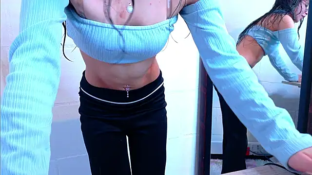 Giaa rossi online show from March 8, 2026, 2:04 am