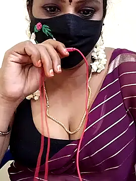 Snapshot of yoga-mithraa chatting on November 18, 2025, 3:49 pm yoga-mithraa online show from November 18, 2025, 3:49 pm