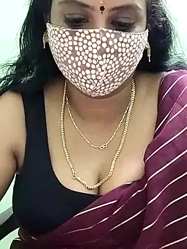 Snapshot of yoga-mithraa chatting on December 18, 2025, 10:49 pm yoga-mithraa online show from December 18, 2025, 10:49 pm