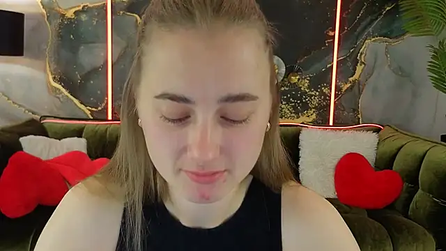 Snapshot of Sun_Kitty_ chatting on September 10, 2025, 6:46 am Sun Kitty  online show from September 10, 2025, 6:46 am