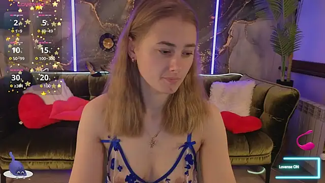 Snapshot of Sun_Kitty_ chatting on September 14, 2025, 6:45 am Sun Kitty  online show from September 14, 2025, 6:45 am