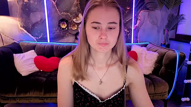 Snapshot of Sun_Kitty_ chatting on September 27, 2025, 6:51 am Sun Kitty  online show from September 27, 2025, 6:51 am