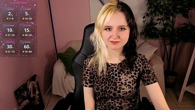 girl next doorr online show from March 29, 2026, 1:11 pm