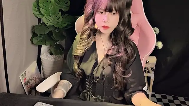Love-LittleGirl online show from September 11, 2025, 2:39 pm