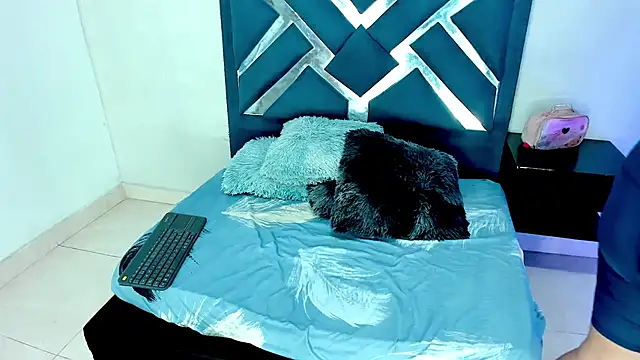 keith cute online show from November 10, 2025, 7:24 pm