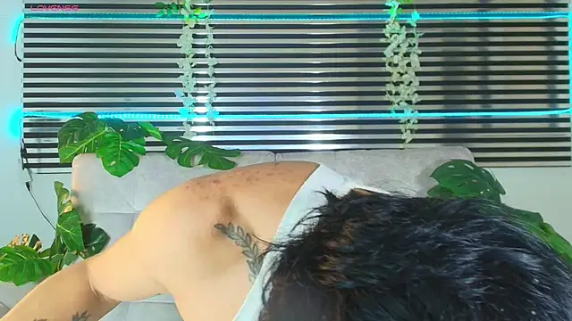 CamiiGuzmanX online show from May 18, 2026, 4:24 pm