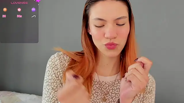 AntonellaaRossii online show from October 9, 2025, 1:09 pm