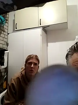 balkanbosna1122 online show from October 6, 2025, 3:42 pm