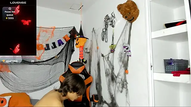 Snapshot of kenshi_roa chatting on October 18, 2025, 2:58 am kenshi roa online show from October 18, 2025, 2:58 am