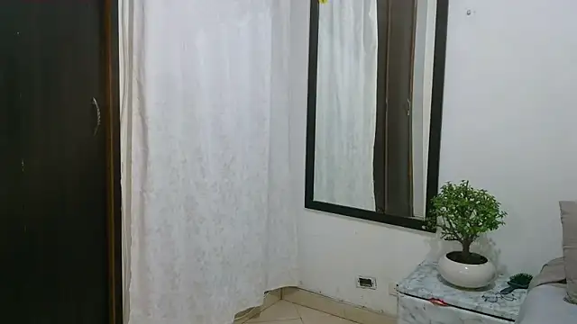 Snapshot of Zendaya11 chatting on September 12, 2025, 11:26 pm Zendaya11 online show from September 12, 2025, 11:26 pm