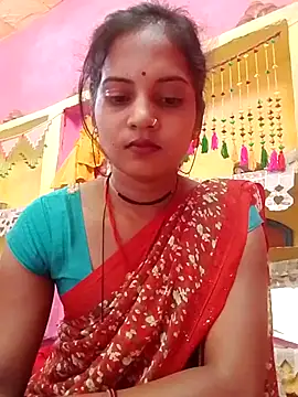 Snapshot of Hot_bbbb chatting on April 18, 2026, 5:33 am Hot bbbb online show from April 18, 2026, 5:33 am