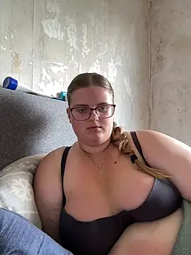 CurvyPaar2 online show from June 15, 2026, 12:29 pm