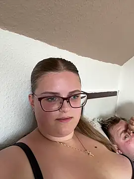 CurvyPaar2 online show from June 22, 2026, 4:04 pm