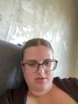 CurvyPaar2 online show from June 24, 2026, 12:15 pm