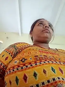 Snapshot of Hot_crety chatting on October 12, 2025, 11:42 am Hot crety online show from October 12, 2025, 11:42 am