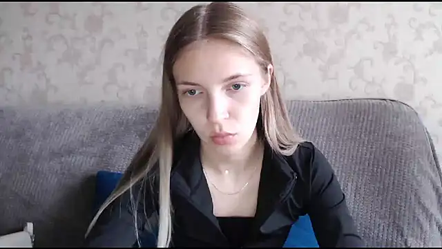 HitGyrl online show from October 23, 2025, 8:02 am