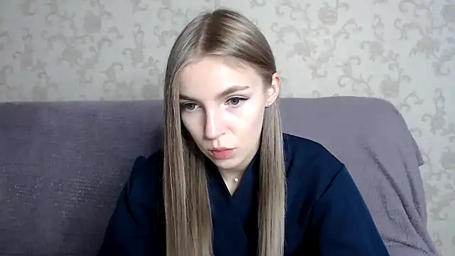 HitGyrl online show from November 20, 2025, 8:03 am