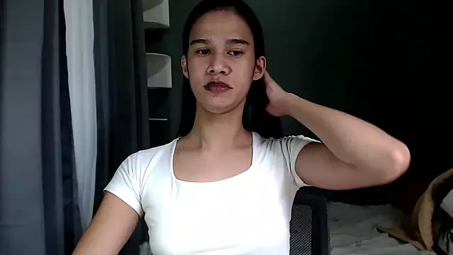 Snapshot of urseductivebarbie_xx chatting on October 9, 2025, 7:17 am urseductivebarbie xx online show from October 9, 2025, 7:17 am