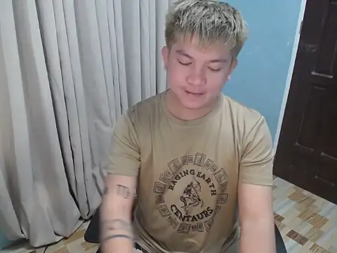 Snapshot of Fuckboii_intown chatting on December 23, 2025, 10:02 am Fuckboii intown online show from December 23, 2025, 10:02 am