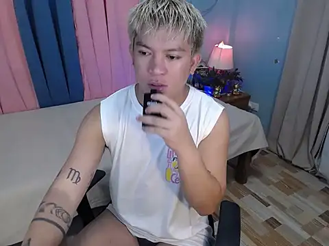 Snapshot of Fuckboii_intown chatting on July 4, 2026, 4:40 am Fuckboii intown online show from July 4, 2026, 4:40 am