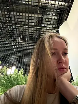 ElliRose online show from September 25, 2025, 4:16 am