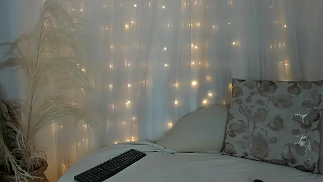 arianna cox   online show from September 19, 2025, 7:58 pm