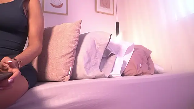 tinnymonroe online show from March 13, 2026, 10:05 pm