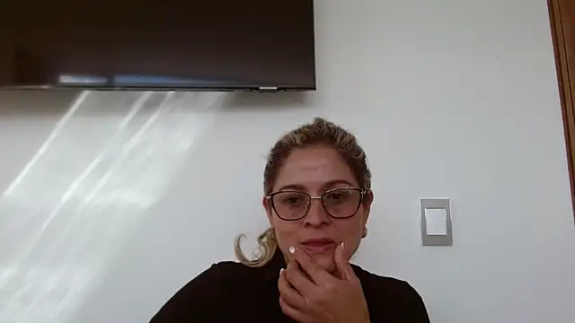 Snapshot of linda-mature43 chatting on October 7, 2025, 7:22 pm linda-mature43 online show from October 7, 2025, 7:22 pm