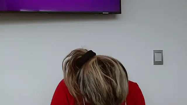 Snapshot of linda-mature43 chatting on October 8, 2025, 11:52 am linda-mature43 online show from October 8, 2025, 11:52 am