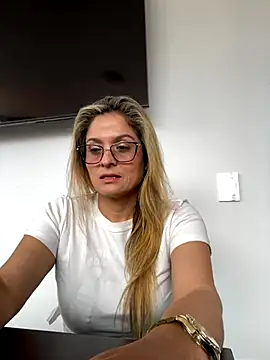 Snapshot of linda-mature43 chatting on October 18, 2025, 3:46 pm linda-mature43 online show from October 18, 2025, 3:46 pm