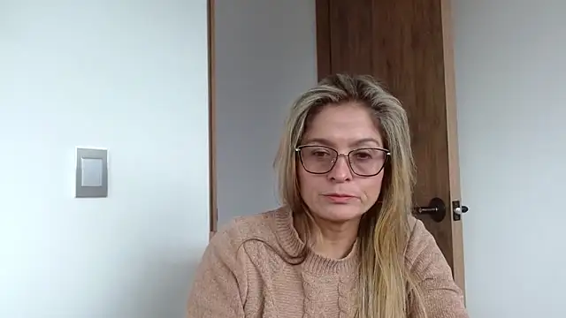 Snapshot of linda-mature43 chatting on October 21, 2025, 5:57 pm linda-mature43 online show from October 21, 2025, 5:57 pm