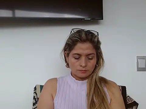 Snapshot of linda-mature43 chatting on October 29, 2025, 3:03 pm linda-mature43 online show from October 29, 2025, 3:03 pm