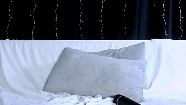 Snapshot of Eva_Re chatting on March 25, 2026, 6:19 am Eva Re online show from March 25, 2026, 6:19 am