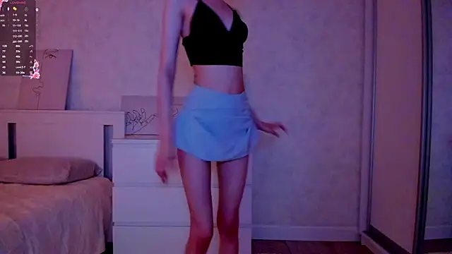 Snapshot of LynnaCure chatting on September 9, 2025, 3:28 am LynnaCure online show from September 9, 2025, 3:28 am