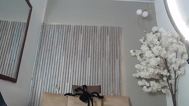 Michellee 20 online show from October 12, 2025, 1:10 pm