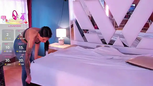 mia kinky1 online show from October 27, 2025, 6:12 pm