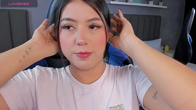 anagil  online show from December 3, 2025, 8:07 pm