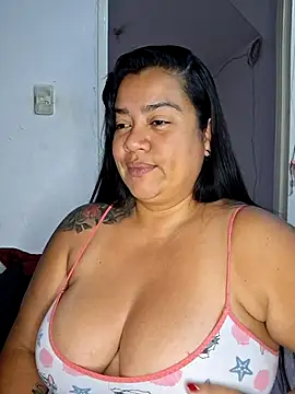 NARNYALABELLA online show from May 4, 2026, 11:28 am
