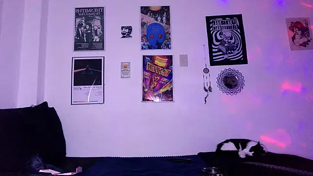 plutonbluemooon333 online show from October 30, 2025, 11:16 pm