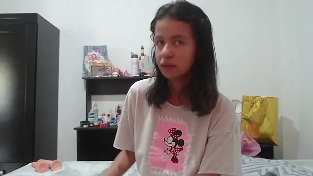 nathaly jones  online show from June 12, 2026, 12:48 pm