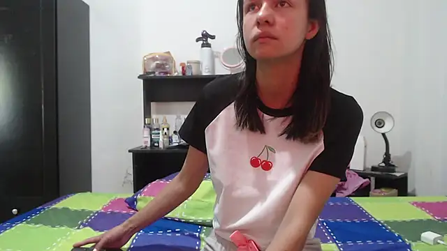 nathaly jones  online show from July 7, 2026, 1:04 pm