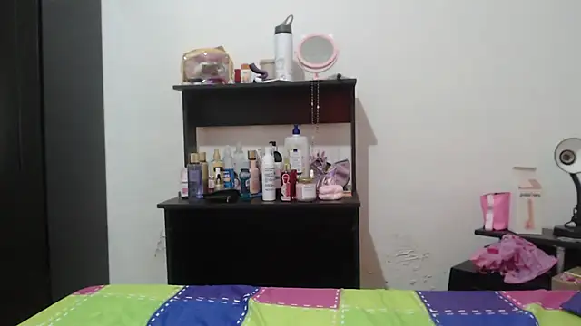 nathaly jones  online show from July 16, 2026, 12:22 pm