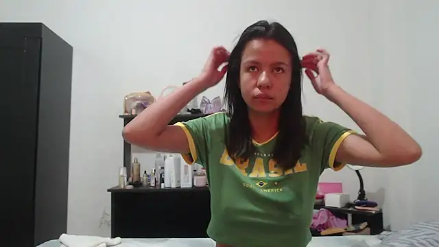 nathaly jones  online show from July 20, 2026, 12:18 pm