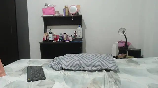 nathaly jones  online show from July 28, 2026, 12:48 pm